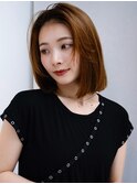 オリーブベージュシンプルストレート長めバング切りっぱなしボブ