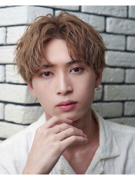 オーシャントーキョー 原宿(OCEAN TOKYO) ハイライトミルクティーベージュツーブロックメンズマッシュ