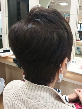 ヘアークリアー 春日部 ミセス 首元すっきり 軽やかショートレイヤースタイル