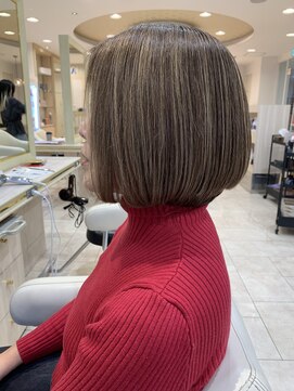 アッシュ 仙川店(Ash) 40代50代60代白髪ぼかし脱白髪染め似合わせショートボブ