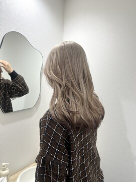 モニカ 栄店(MONIQA) ミルクティーベージュ×ブラウン