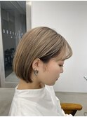 丸みボブ ミニマルボブ ハイトーン ミルクティーグレージュ