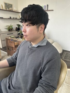 シラス(SiLasu) 癖毛を活かしたメンズマッシュ