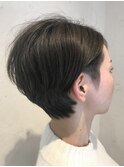 奥行きのあるショートボブ