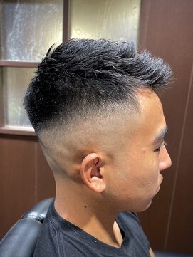 ヒロギンザ 八重洲店(HIRO GINZA) サイドグラデーションフェードショートシルバーカラーかき上げ