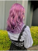 ラベンダーの上下ツートーンカラーでガーリーウェーブ