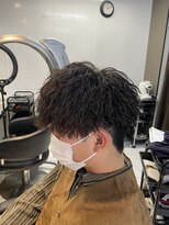 アイズ 海老名(AIZU)&nbsp;ツイストスパイラルパーマ波巻きスパイラルパーマメンズマッシュ