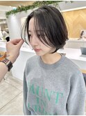 大人かわいい黒髪ハンサムショートセンターパート