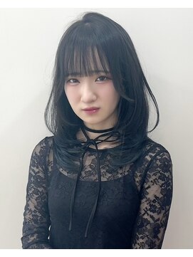 ワン バイ ジ エクト(One by The Ect) 韓国レイヤーハッシュカット黒髪シースルーバング透明感アッシュ