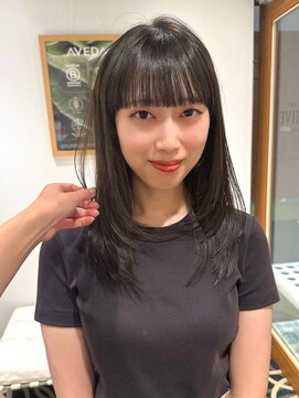 ビーハイブ 一番町店 アヴェダ(BEHIVE) ワイドバングとミディアムレイヤー