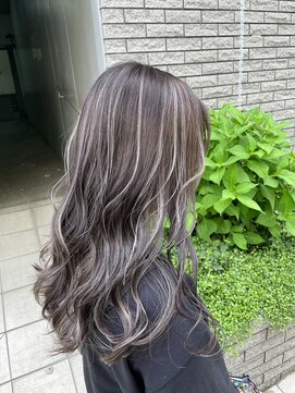 キーロ センター南(kiiro) 秋冬は深みのあるハイライトで