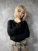 イコ(.ico)&nbsp;ショートボブウルフカットハンサムショート小顔ワンレン金髪