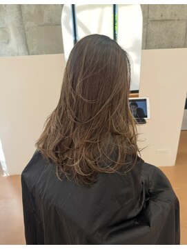 ヌエン 渋谷(NU/EN) 極細ハイライトで大人グレージュカラー