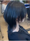女性らしく上品な印象を与える、レイヤーカットスタイル