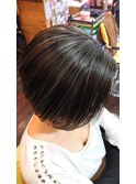 ショートでメッシュ。
