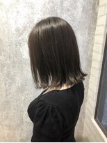 【ZinaCENTRAL】イメチェン毛先パーマ耳かけ×フォギーベージュ