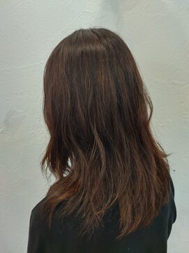 タエビスアリッサム(Taebis Alyssum) ミディアムレイヤースタイル