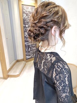 カルテット(Quartett) 【Quartett】大人可愛いお呼ばれルーズシニヨン