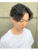 センターパートツイストスパイラルパーマツーブロックショート