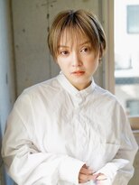 ライラ(Lyla)&nbsp;顔まわりのレイヤーが可愛い　ハイトーン丸みショート