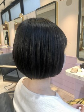 ネオリーブエクラ 上野御徒町店(Neolive eclat) 内巻きボブブルーブラックブルーグレージュ韓国ヘアー黒髪ロブ