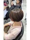 脱白髪染めハイライトショート