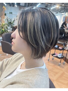 ライズ バイ レボ(RISE by REVO) ペールベージュセクションカラーグラデーションカラー外ハネボブ