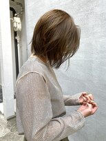 キルム(Qilm)&nbsp;外国人のような透明感たっぷり。カーキーベージュ