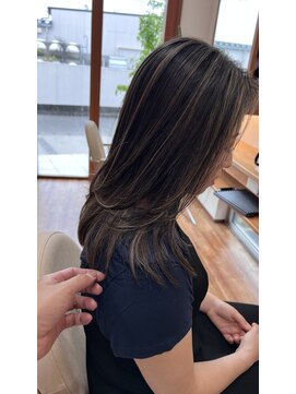 キヌ(kinu) ケアブリーチ+ダメージレスカラー+オーダーメイドTr+カット