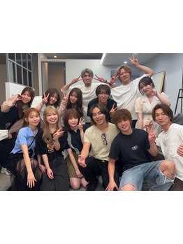 《カミカリスマ》受賞スタイリスト在籍♪モデルや芸能人から厚い信頼を得る[PLATINA]が精鋭を集結！