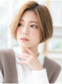 小顔前下がり外国人風ことりベージュ丸みボブh3越谷20代30代40代