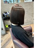 重め肩上ボブ