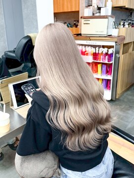 リラ バイ ミラ 新宿(LILA by MILA) ホワイトミルクティー/ハイトーン/ホワイトベージュ