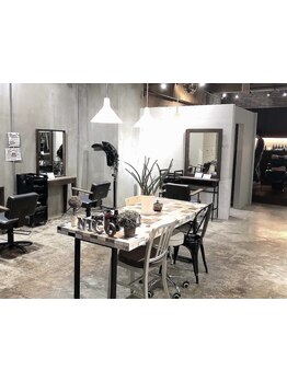 “可愛い”と“キレイ”を叶えるサロン♪アンティーク調のオシャレ空間で、ゆっくりとしたサロンtimeを＿