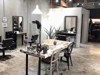 ニコ(NICO.)の写真/“可愛い”と“キレイ”を叶えるサロン♪アンティーク調のオシャレ空間で、ゆっくりとしたサロンtimeを_