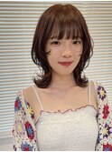 女の子らしいミディアムウルフ