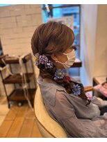 アル(aru.)&nbsp;【ラプンツェル】編みおろしヘアアレンジ