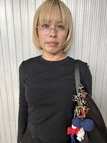 ヨロヘアー(YOLO hair) ボブ 顔周りレイヤー ブリーチカラー