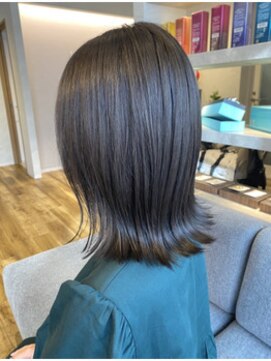 アン たまプラーザ(un) ◆外ハネミディアム/暗めカラー【デザインカラー/ハイライト】