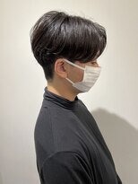 リリアーナ(LILIANA)&nbsp;センターパート　ニュアンスパーマ　カルマパーマ　メンズカット