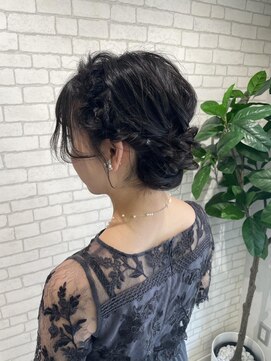 ミューバイケンジ(miu by KENJE) miu＆伊藤夏海 ふわふわ可愛いヘアアレンジ◎