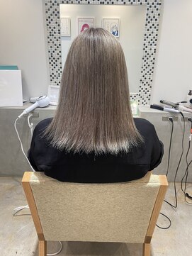 コレット 宇都宮(collet Gigi) 前髪/マチルダボブ/ピンクベージュ/インナーグレージュ/グレー