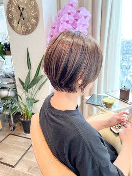 マカナ(makana) シンプルショートボブ