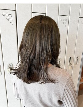 ヘアーエスクールエミュ(hair S. COEUR emu) オリーブベージュカラー
