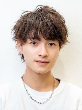 オーシャントーキョーオーバー(OCEAN TOKYO OVER) 韓国マッシュセンターパートニュアンスパーマダウンパーマウルフ