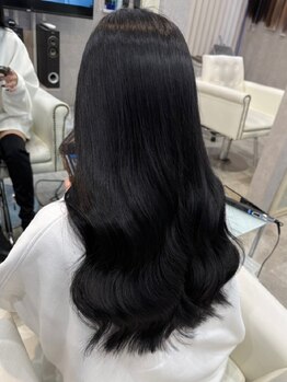 ホワイト(WHITE)の写真/【1条通り】高い技術とハイセンスで理想のStyleをプチプラ価格で!オシャレに敏感な学生さんも通いやすい◎