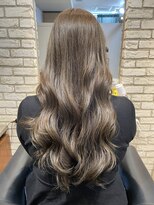 ルームス(ROOMS)&nbsp;銀座大人女性に支持率◎透明感シアーベージュと潤う美髪ロング