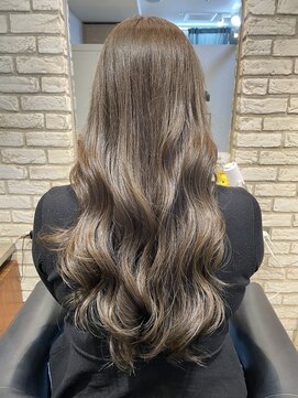 ルームス(ROOMS) 銀座大人女性に支持率◎透明感シアーベージュと潤う美髪ロング