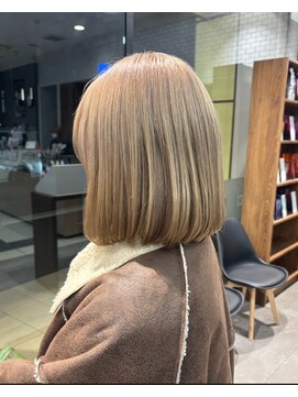 ハレル 戸塚(HAREru.) ミルクティーブロンド/ウォームベージュ/ハイトーン