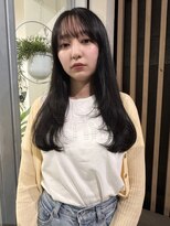 ブラウン(BROUN) ロングレイヤー顔まわりカット暗髪カラー